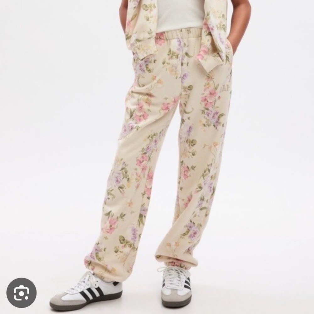 Gap x LoveShackFancy Cream Multi Floral Sweatpants
